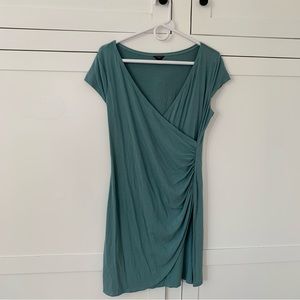 Ann Taylor Petite Green Rushed Bodycon Midi Dress Size Medium